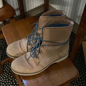North Face lace up suede boots